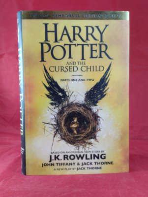 Obrázek pro Rowling, Tiffany, Thorne - Harry Potter and the Cursed Child (script)
