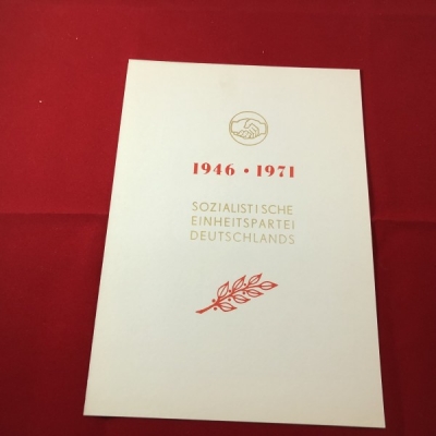 Obrázek pro Východoněmecké budovatelské poštovní známky na speciálním pamětním listu - 1946–1971
